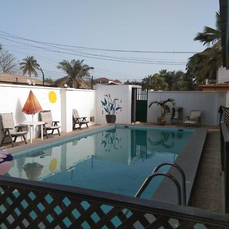 Anns Guesthouse Bakaugambia Ngoại thất bức ảnh