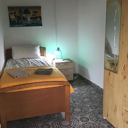 Anns Guesthouse Bakaugambia Ngoại thất bức ảnh