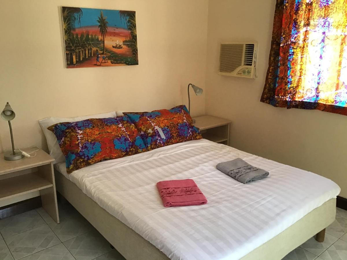 Anns Guesthouse Bakaugambia Ngoại thất bức ảnh