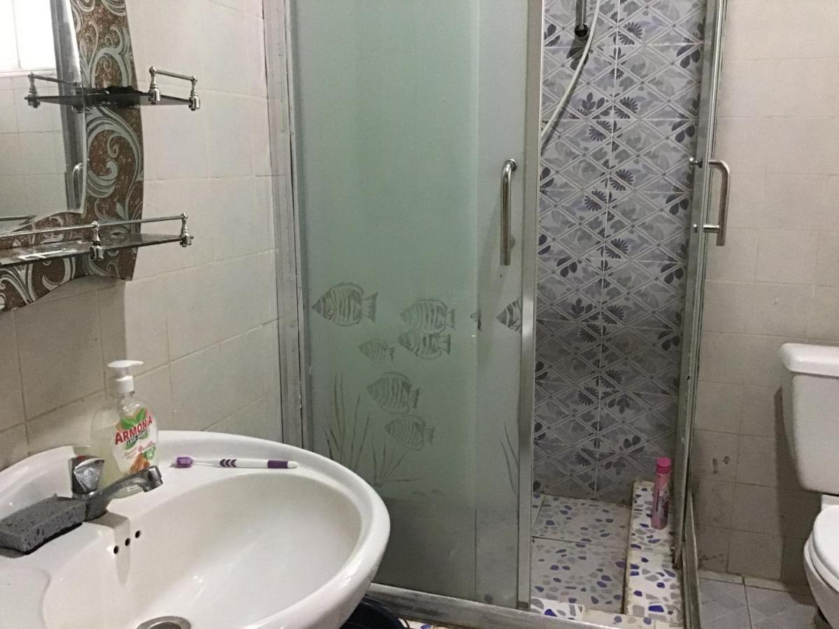 Anns Guesthouse Bakaugambia Ngoại thất bức ảnh