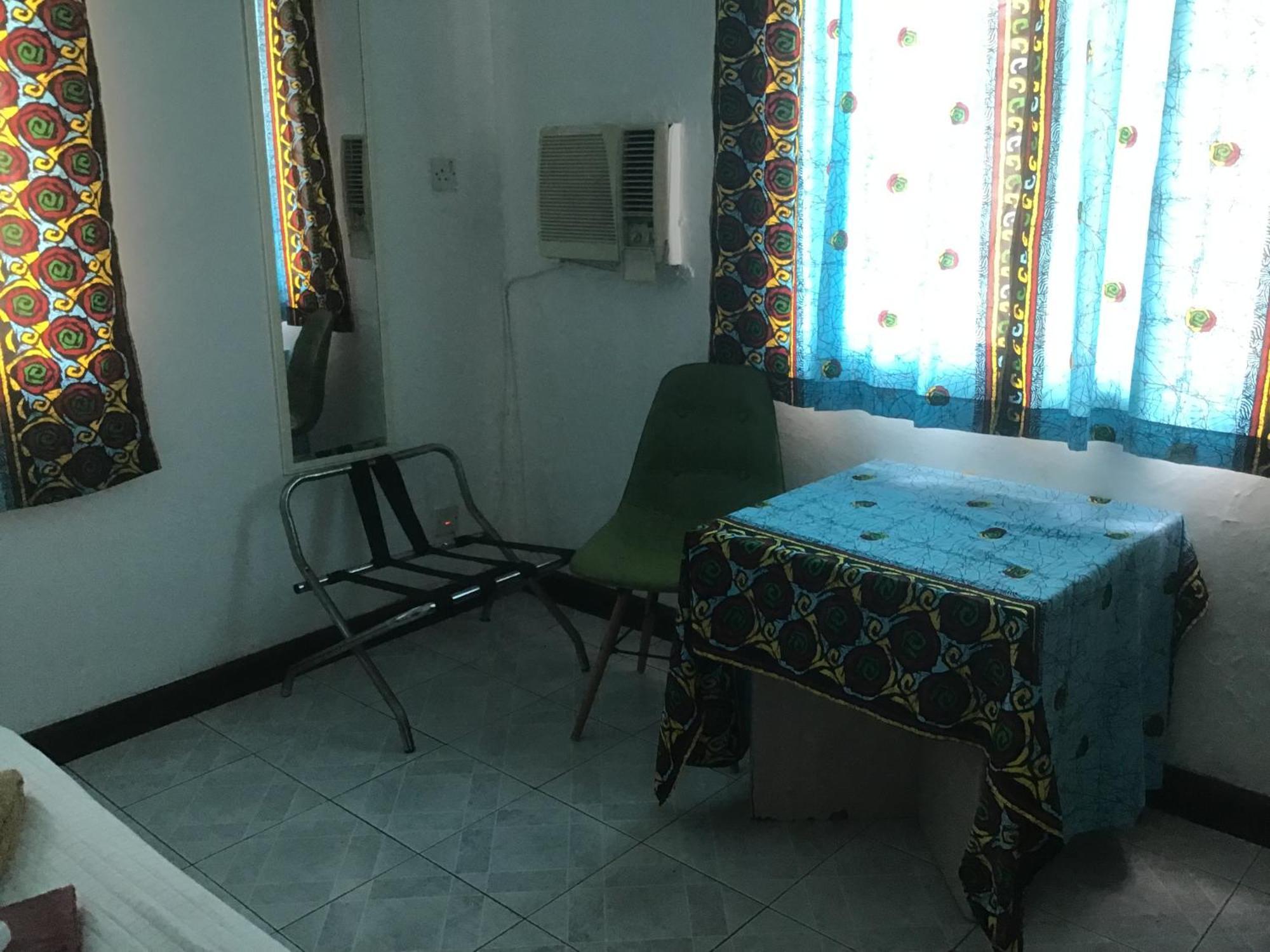 Anns Guesthouse Bakaugambia Ngoại thất bức ảnh