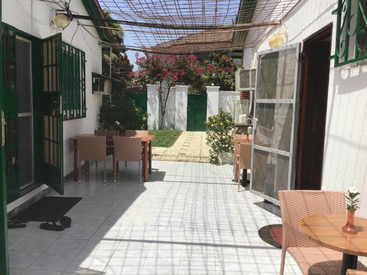 Anns Guesthouse Bakaugambia Ngoại thất bức ảnh