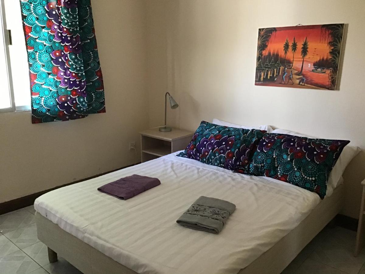 Anns Guesthouse Bakaugambia Ngoại thất bức ảnh