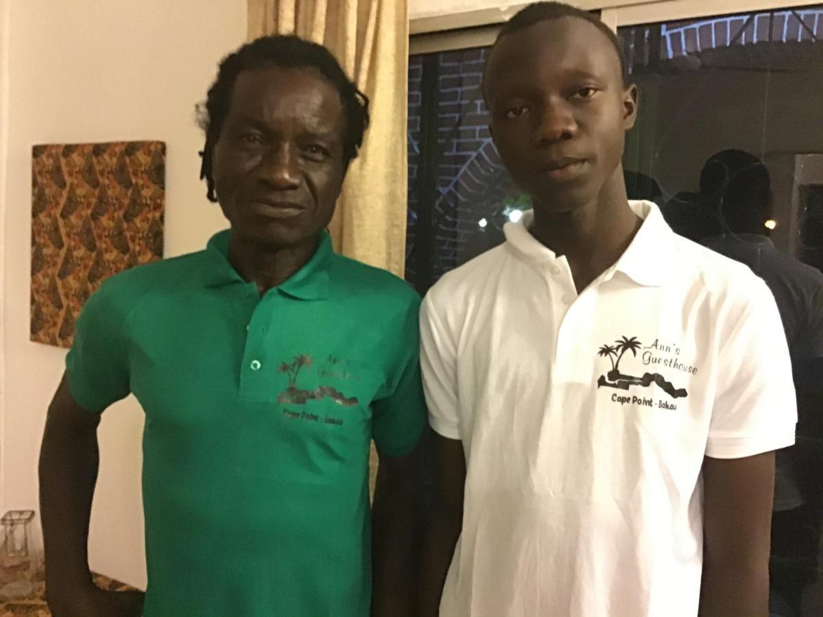Anns Guesthouse Bakaugambia Ngoại thất bức ảnh