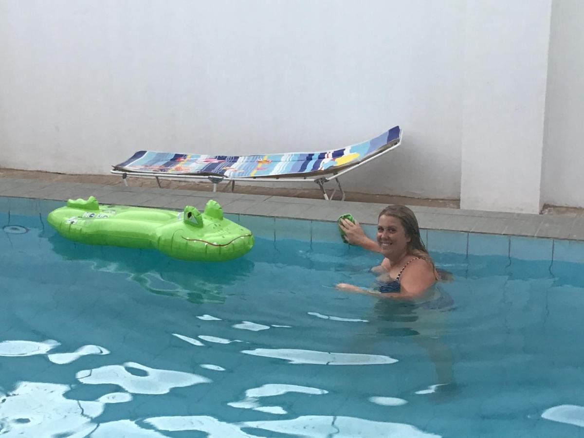 Anns Guesthouse Bakaugambia Ngoại thất bức ảnh